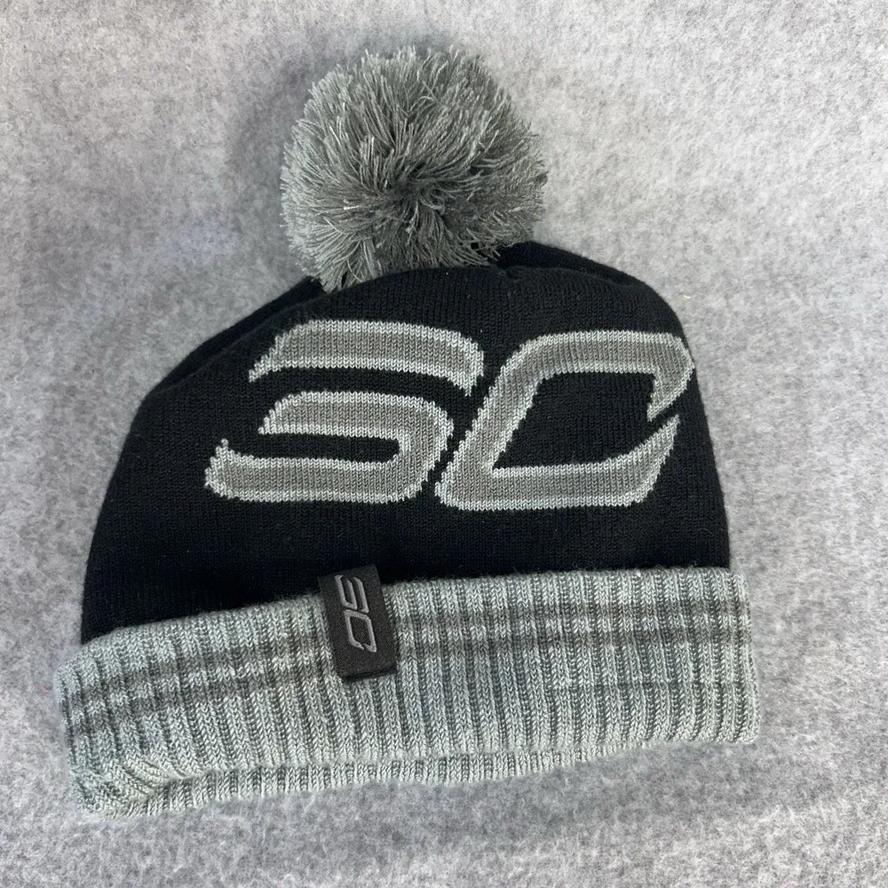 Under Armour Youth Stephen Curry SC Pom Beanie Hat Black Gray OSFA Cuffed Knit